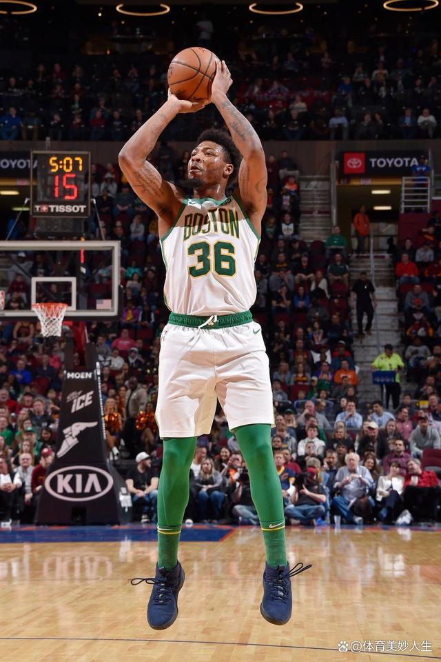 jiuyou-关于孟菲斯灰熊训练开放日；清晨队长鼓劲引欢呼；英超在即；身体对抗强度拉满的信息